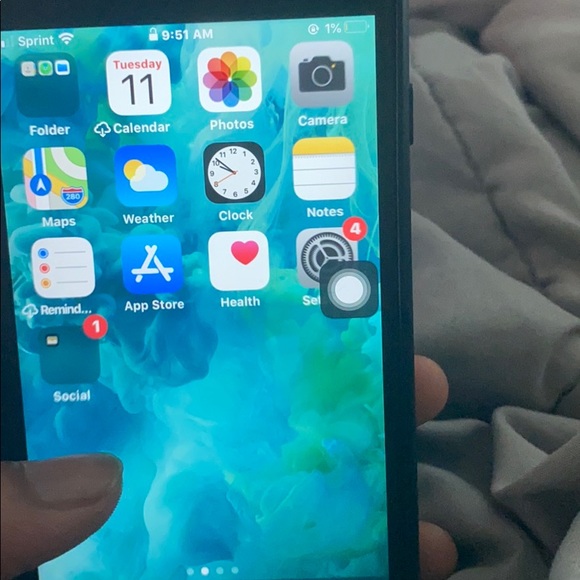 I phone 8plus - Picture 2 of 3